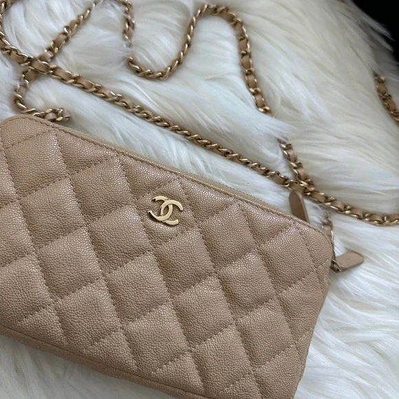 Chanel Caviar Leather Classic Clutch with Chain - Picture 11 of 13